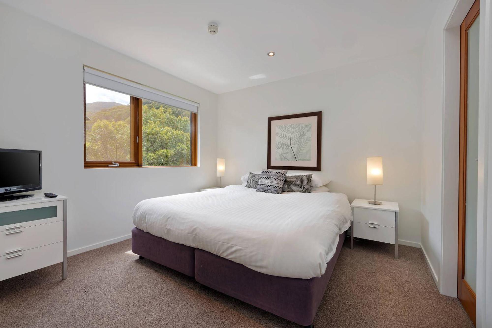 Snow Stream 2 Bedroom And Loft With Gas Fire Balcony And Garage Parking Thredbo Bagian luar foto